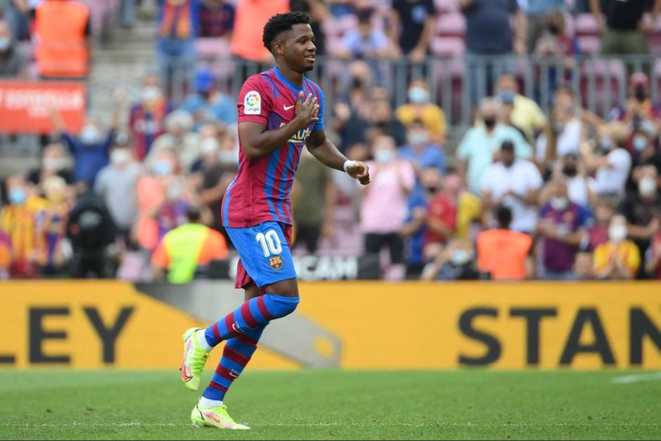 El jugador es el nuevo 10 del Barcelona y busca llenar el vacío que dejó Messi en el club catalán. (Foto: AFP)