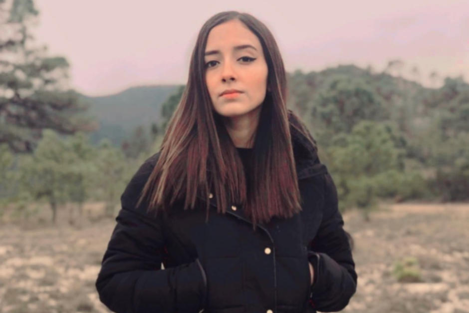 La joven fue dejada en medio de la carretera. (Foto: Instagram)