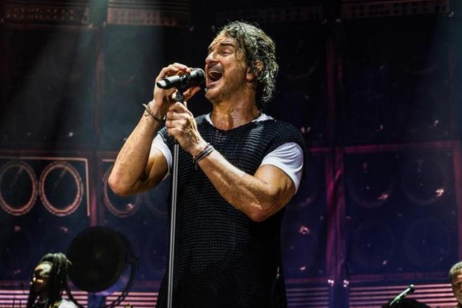 La mujer se desnudó en uno de los conciertos de "Blanco y Negro". (Foto: Instagram)