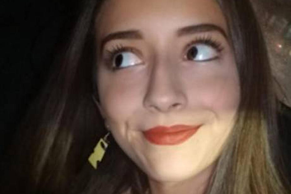 Padres, tíos, conocidos y voluntarios buscan a Debanhi donde se le vio por última vez. (Foto: Oficial)