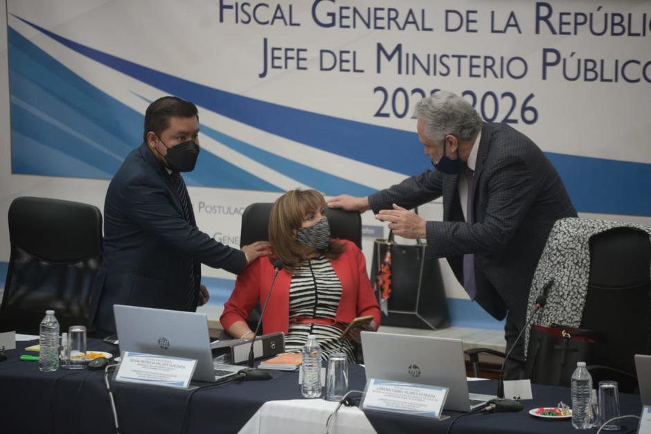 La Comisión de Postulación se reunirá de nuevo este jueves 21 de abril para retomar la sesión y elección del sexto integrante de la nómina para Fiscal General que se pausó durante la noche de este miércoles debido a desacuerdos entre los comisionados. (Foto: Wilder López/Soy502)