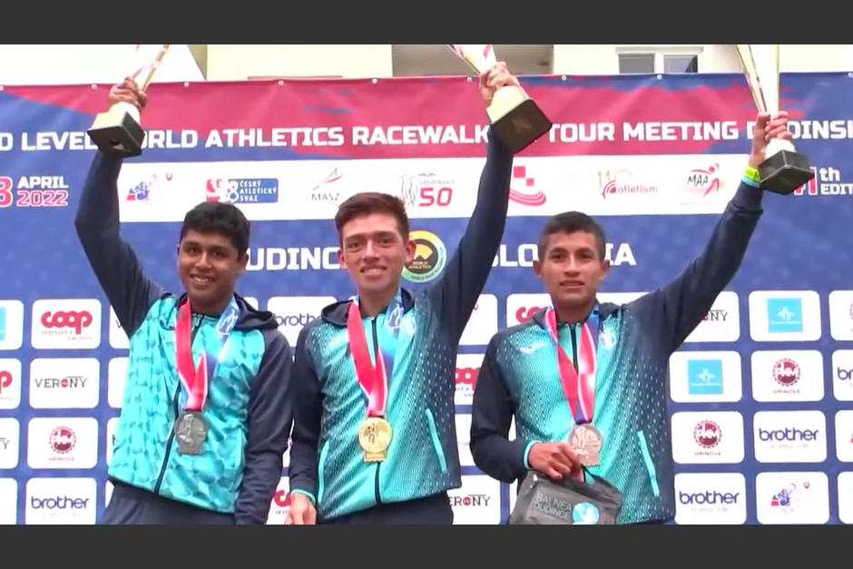José Barrondo, José Ortiz y José Calel ganaron los tres primeros lugares de marcha en la competencia de Dudince, Eslovaquia. (Foto: COG)