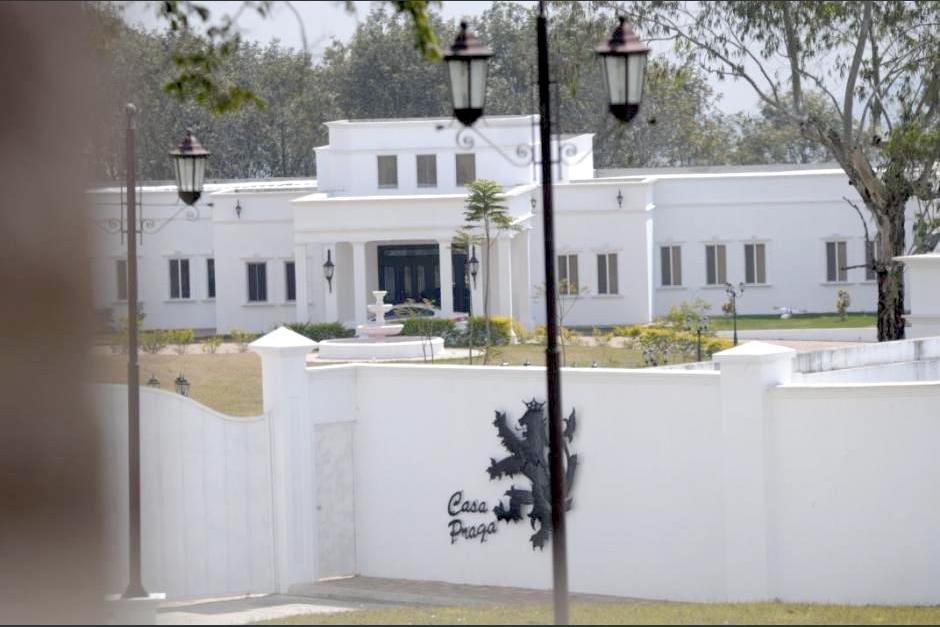 La Casa Blanca de Manuel Baldizón está ubicada en residenciales Praga, carretera que conduce a Santa Elena Barillas, Villa Canales. (Foto: Archivo/Soy502)