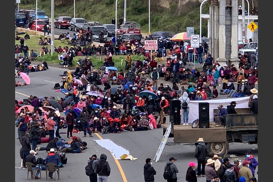 Continúa el bloqueo en la ruta Interamericana y se suma otro en Fray Bartolomé. (Foto: Ciudad Satélite News)