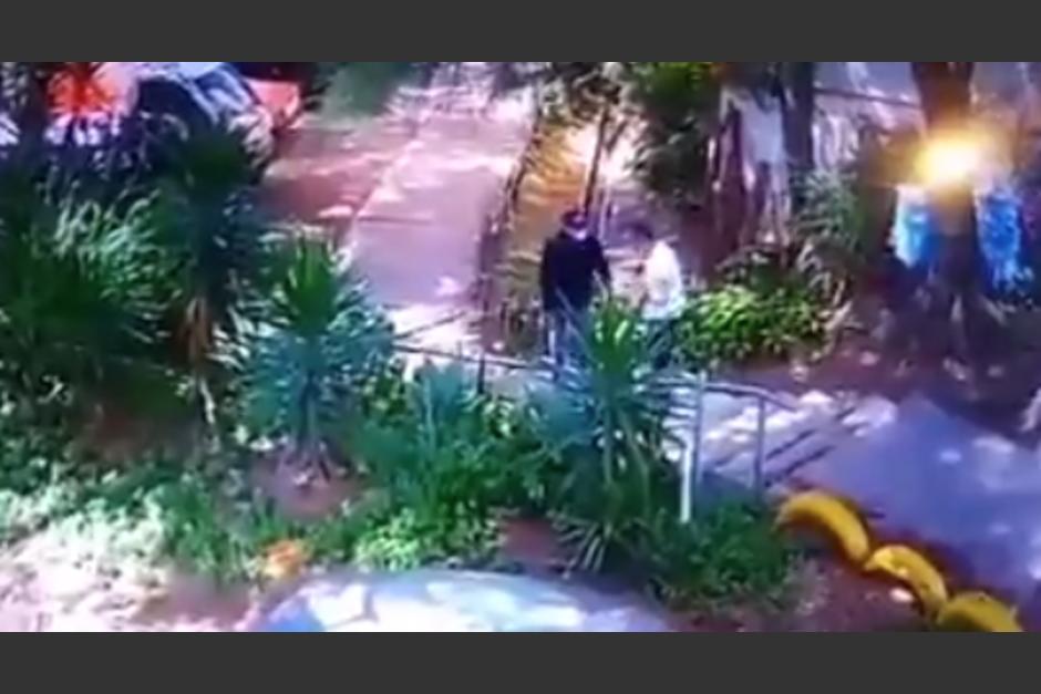 Un hombre fue asaltado en Nimajuyú, zona 21. (Foto: captura video)