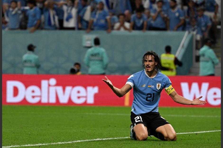 El delantero uruguayo se mostró frustrado por quedarse en la orilla de la clasificación. (Foto: AFP)