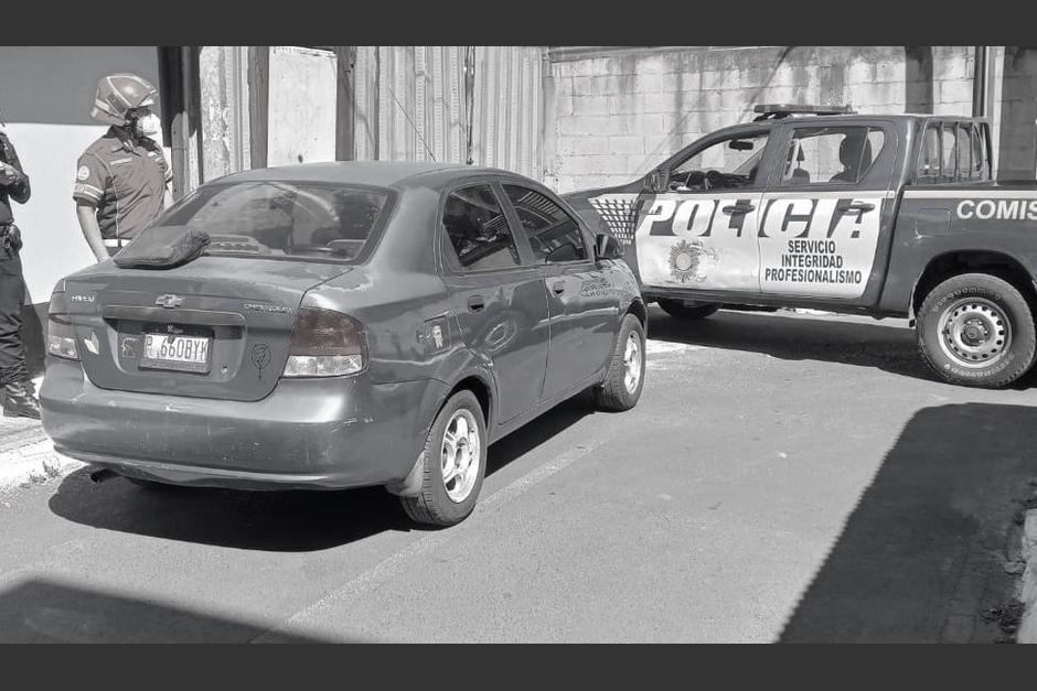 El Inacif brindó más detalles sobre el insólito hallazgo en un carro abandonado en la zona 21, el martes recién pasado. (Foto: Bomberos Municipales)