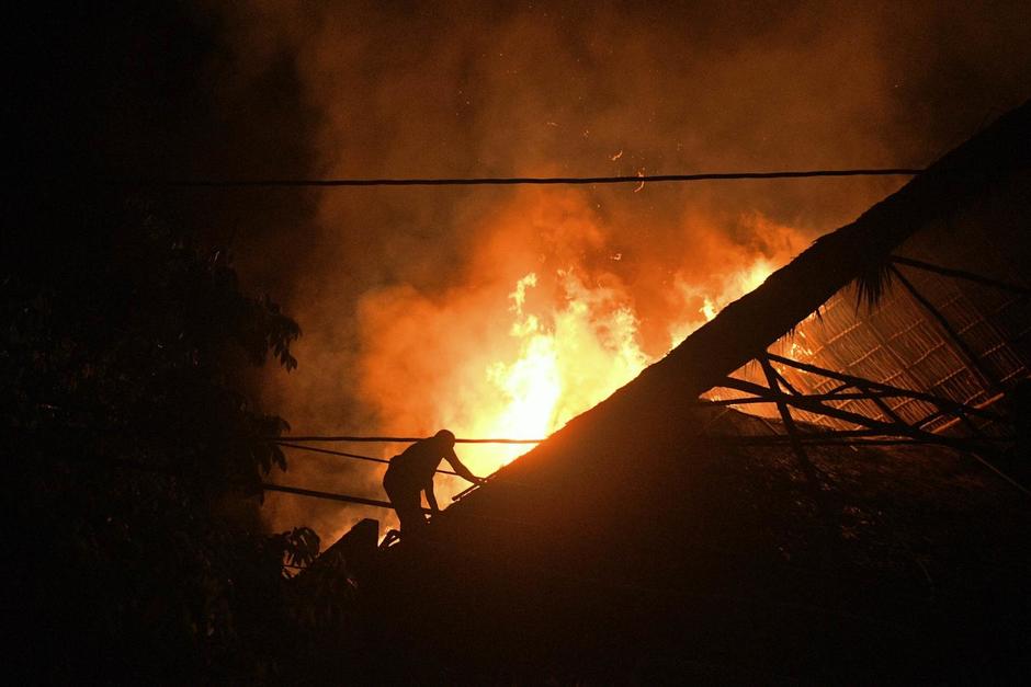 El suceso se produjo cerca de la medianoche en Puerto San José. (Foto: Henry López/Nuestro Diario)
