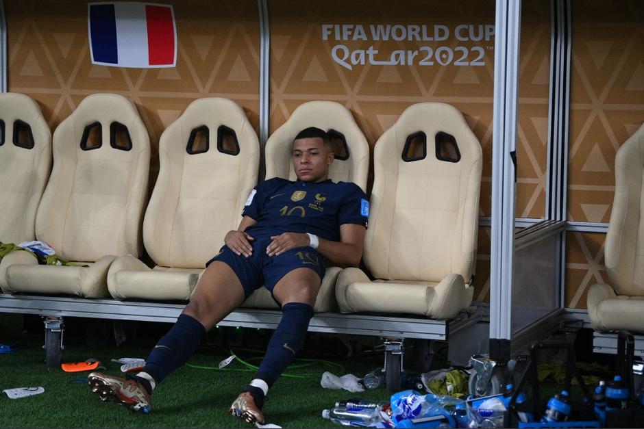 Los tres goles y el penal de Mbappé no fueron suficientes para alzarse con la copa. (Foto: AFP)