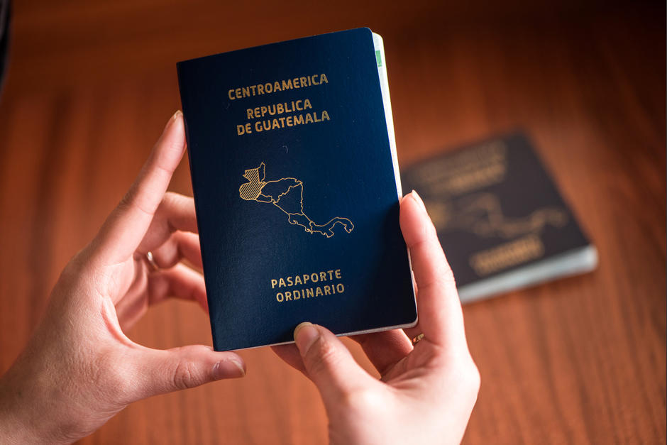 El documento permite contar con una identificación a los guatemaltecos en el extranjero. (Foto: Wilder López/Soy502)