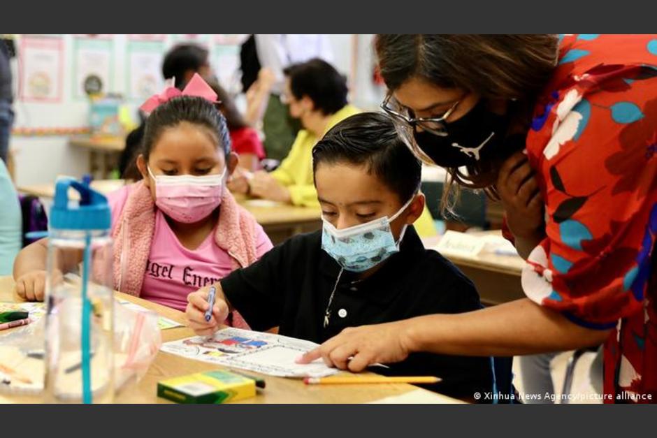 Después de que se publicara un acuerdo ministerial por parte del Ministerio de Salud sobre el regreso a clases presenciales, esto dicen las autoridades. (Foto ilustrativa: www.dw.com)