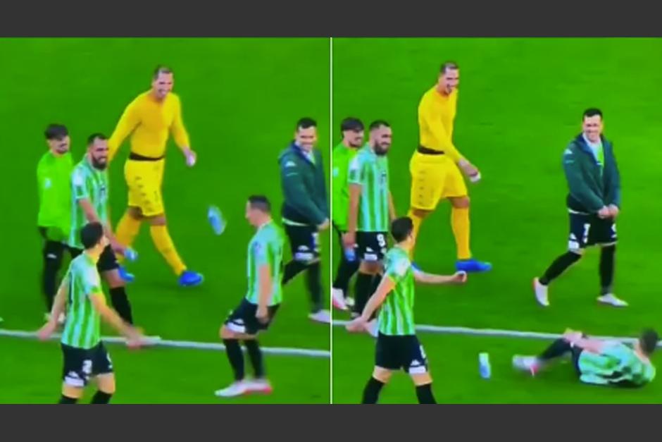 Andrés Guardado imita la agresión a Joan Jordán. (Foto: Captura de pantalla) 