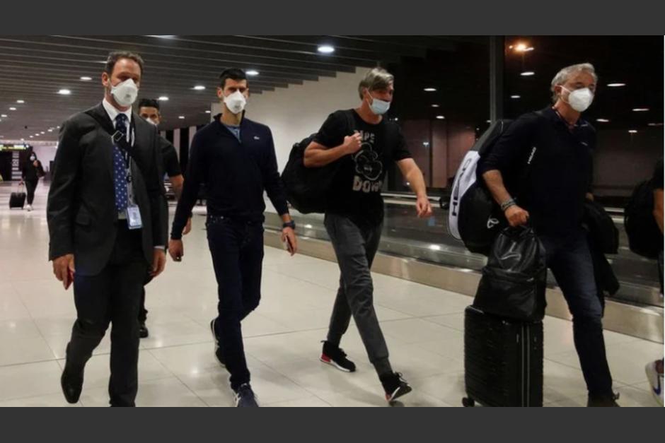 Novak Djokovic al momento de retirarse de Australia. (Foto: Twitter)