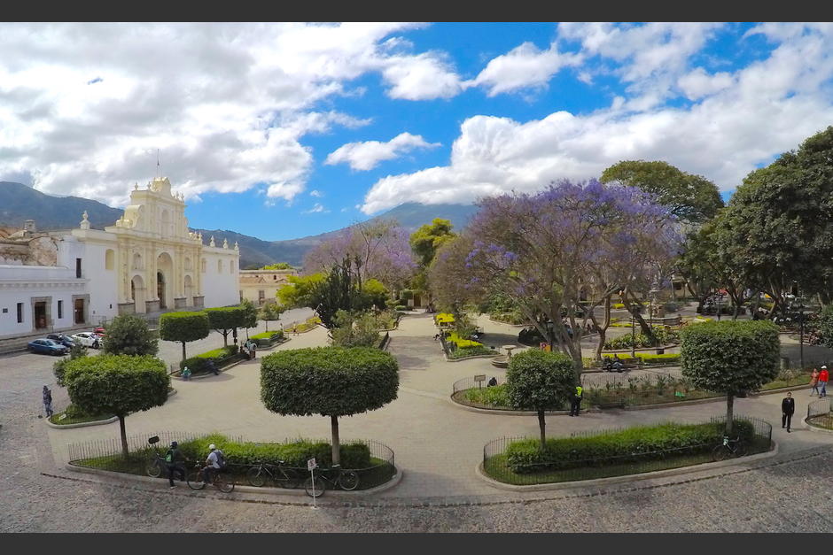 Las autoridades buscan regular el horario de los negocios en el horario nocturno. (Foto: Fredy Hernández/Soy502)