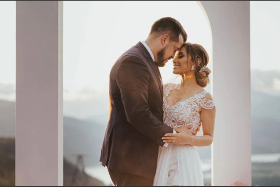 Gaby Asturias y su pareja, Ricardo Antonio, mejor conocido como "Luli", se unieron en matrimonio civil el pasado 16 de enero. (Foto: Gaby Asturias/ auguroweddings)