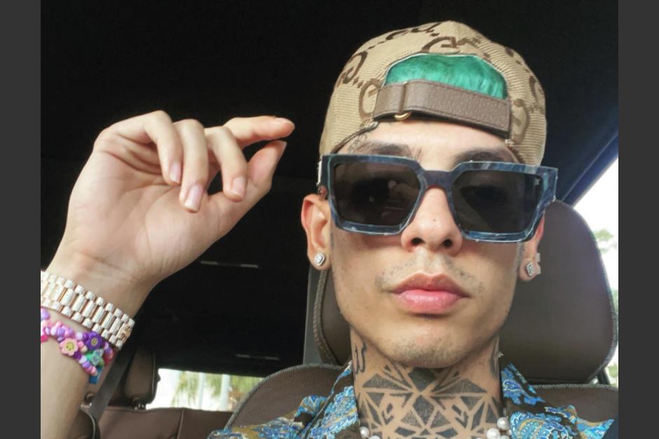 Natanael Cano protagonizó un incómodo momento en el escenario. (Foto: Instagram) 