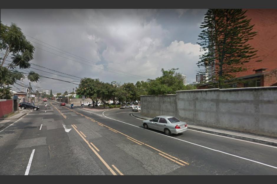 En el lugar los Bomberos Municipales atienden a los heridos. (Foto: Google Maps) 