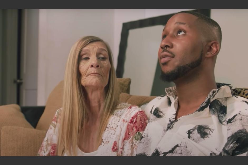 Corán y Cheryl se llevan 37 años de por medio y luchan por su amor ante las críticas. (Foto: Captura de pantalla) 