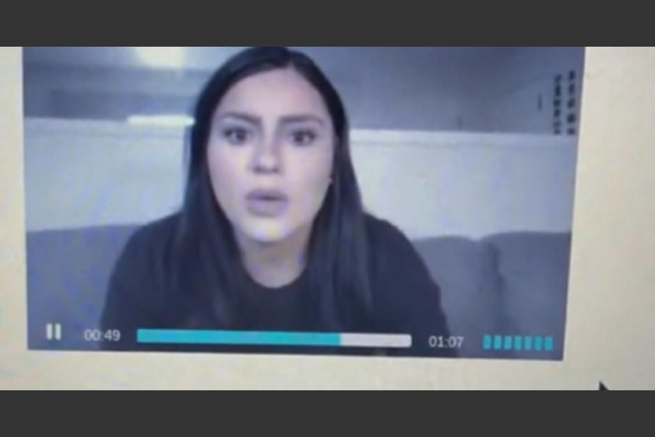 La joven no se percató que estaba siendo grabada e insultó a la empresa que la estaba postulando para una plaza laboral. (Foto: captura de pantalla) 