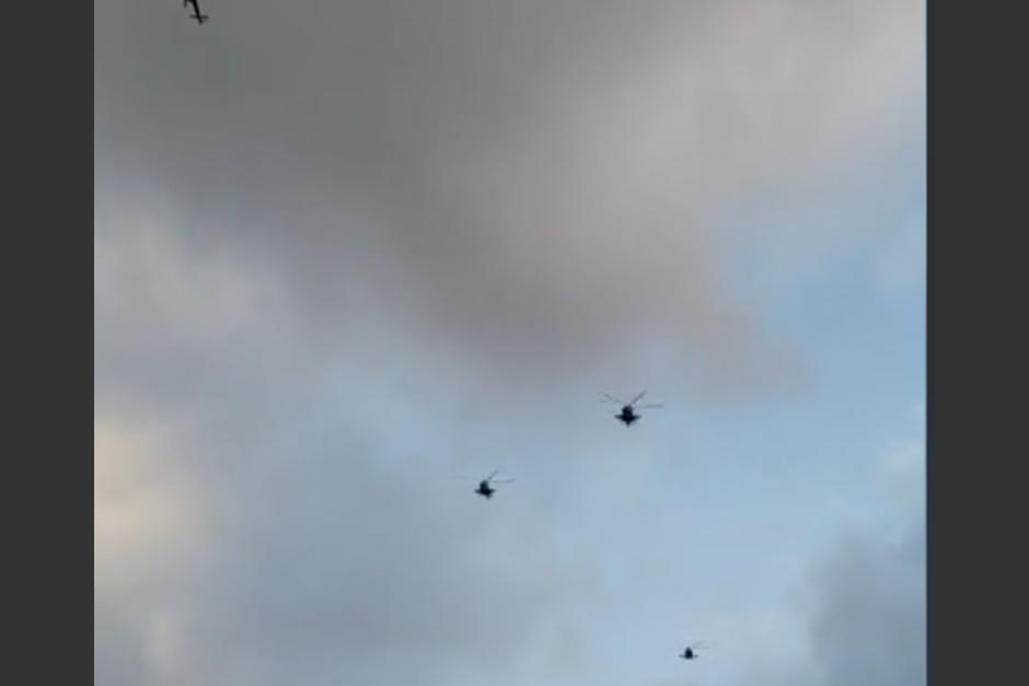 Usuarios de internet captaron helicópteros rusos volando cerca de Ucrania. (Foto: captura de pantalla)