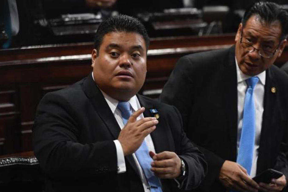 Diputado Aldo Dávila envía oficio para solicitar se investigue si hubo irregularidades en la gestión de Allan Rodriguez en el Congreso de la República. (Foto: Archivo/Soy502)