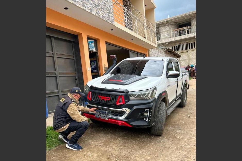 El vehículo tenía reporte de robo en Belice. (Foto: PNC)