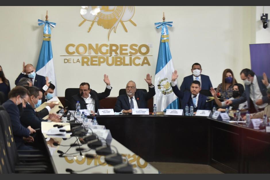 La Comisión de Derechos Humanos votó para conformar la terna de aspirantes a PDH. (Foto: Carlos Alonzo/Soy502)