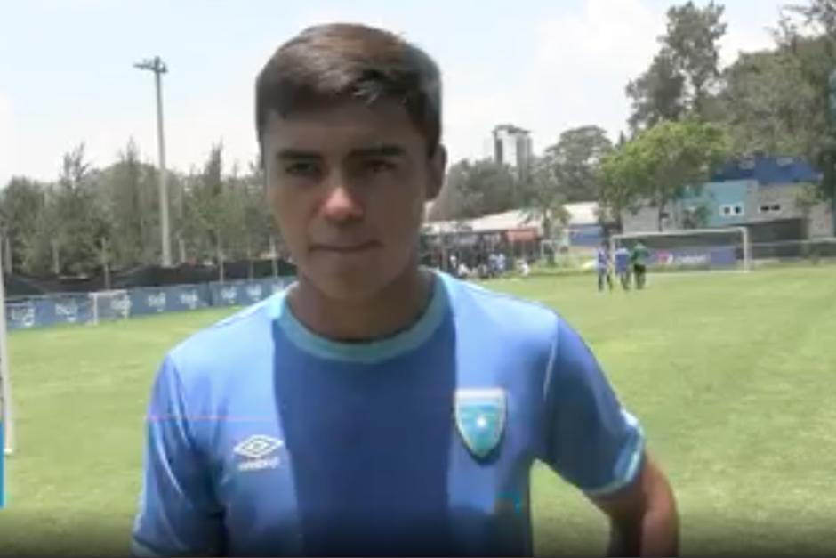 Carlos Santos se motivó en salir de la zona roja en la que vivía para dedicarse al fútbol y sobresalir. (Foto: Fedefubol)