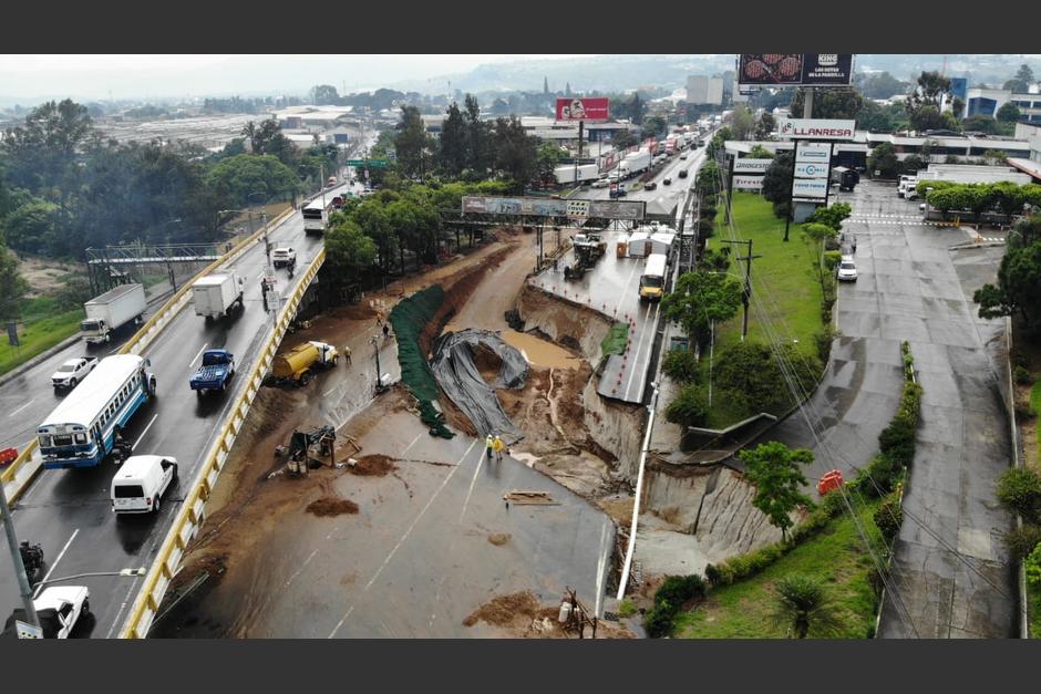 El Ministro de Comunicaciones Javier Maldonado juramento al nuevo viceministro de infraestructura. (Foto: Wilder López/Soy502) 