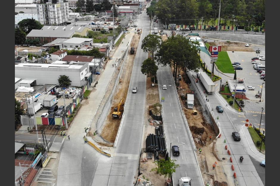 Actualmente se construye un paso a desnivel en la 51 calle de la avenida Petapa. (Foto: Wilder López/Soy502)