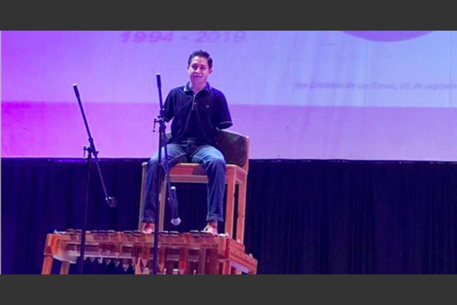 César del Valle es el único marimbista en el mundo que toca con los pies. (Foto: Ultimatum Chiapas)