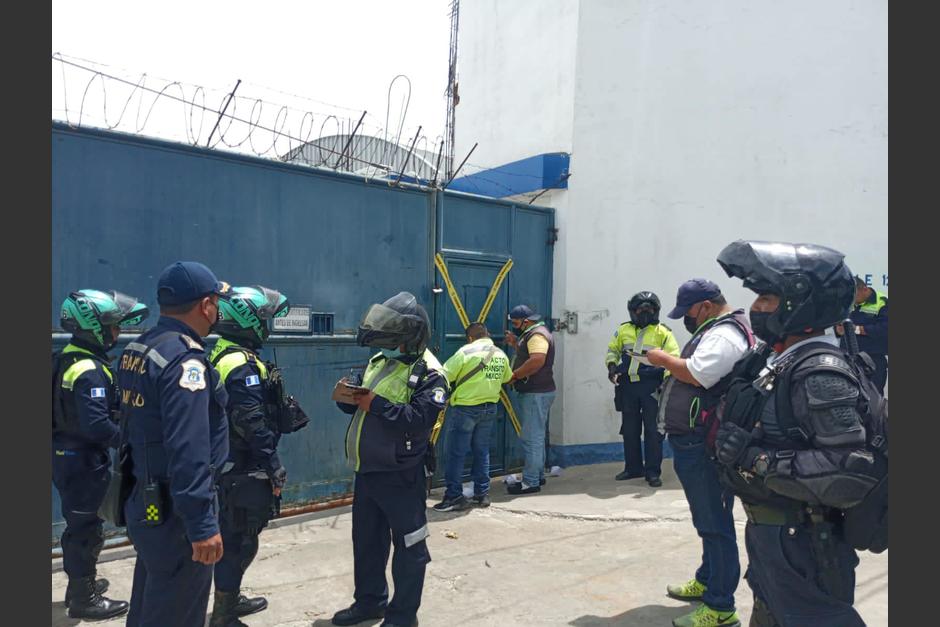 Una fábrica de cloro fue clausurada en Mixco, acusada de ser la responsable del olor que intoxicó a los vecinos de San Cristóbal. (Foto: Facebook/Neto Bran)