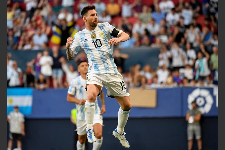 El avión privado del astro argentino aterrizó en la Ciudad Condal en la mañana de este miércoles. (Foto: AFP) 