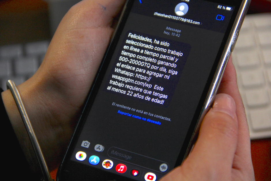 Los mensajes llegan desde distintas plataformas con el objetivo de engañar a las personas. (Foto: Fredy Hernández/Soy502)