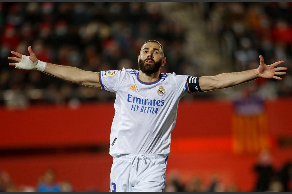 Karim Benzema aportó dos goles en la victoria de visita del Real Madrid ante el Mallorca. (Foto: AFP)