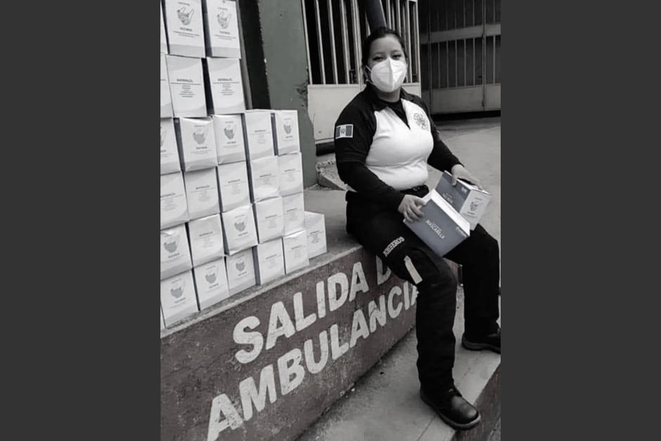 La bombera voluntaria Wendy Boc murió en una explosión que se produjo en una cohetería en San Raymundo, la joven intentaba ayudar a los socorristas. (Foto: cortesía)