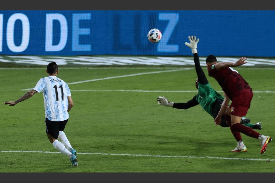 El "Fideo" consiguió un espectacular gol ante Venezuela, en tan solo 20 minutos en el campo de juego. (Foto: AFP)