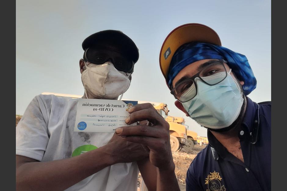 El doctor Otto Miranda labora en el IGSS y ha viajado a diferentes partes del país para promover la vacunación contra el Covid-19. (Foto: Cortesía)