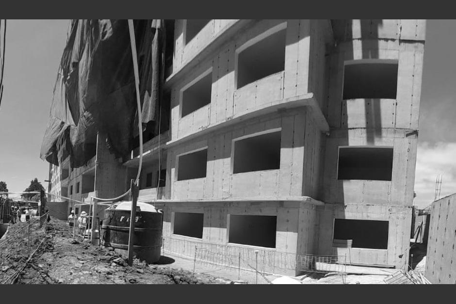 Un hombre murió al caer accidentalmente de un edificio en construcción en la zona 14. (Foto: cortesía)