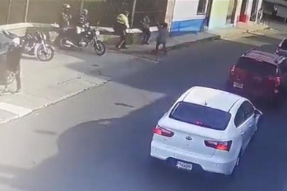Las autoridades arrestaron al sicario y este, en Tribunales, dijo no estar arrepentido de asesinar a la empleada bancaria. (Foto: captura de pantalla)