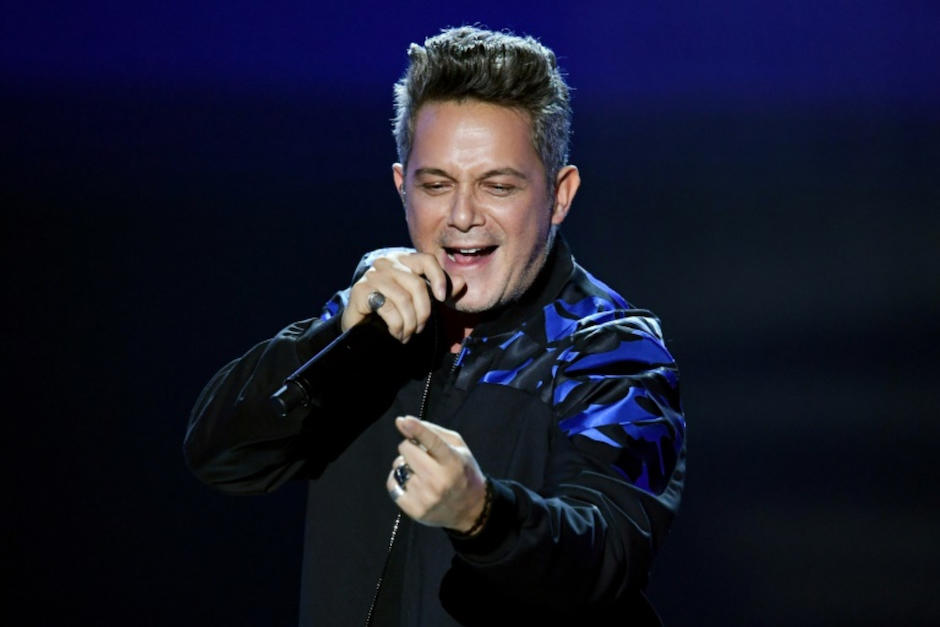 Así ingresó Alejandro Sanz a Guatemala. (Foto: AFP)