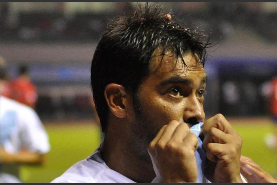 Carlos Ruiz compartió una conmovedora fotografía de sus inicios en el fútbol cuando era niño. (Foto: Instagram)