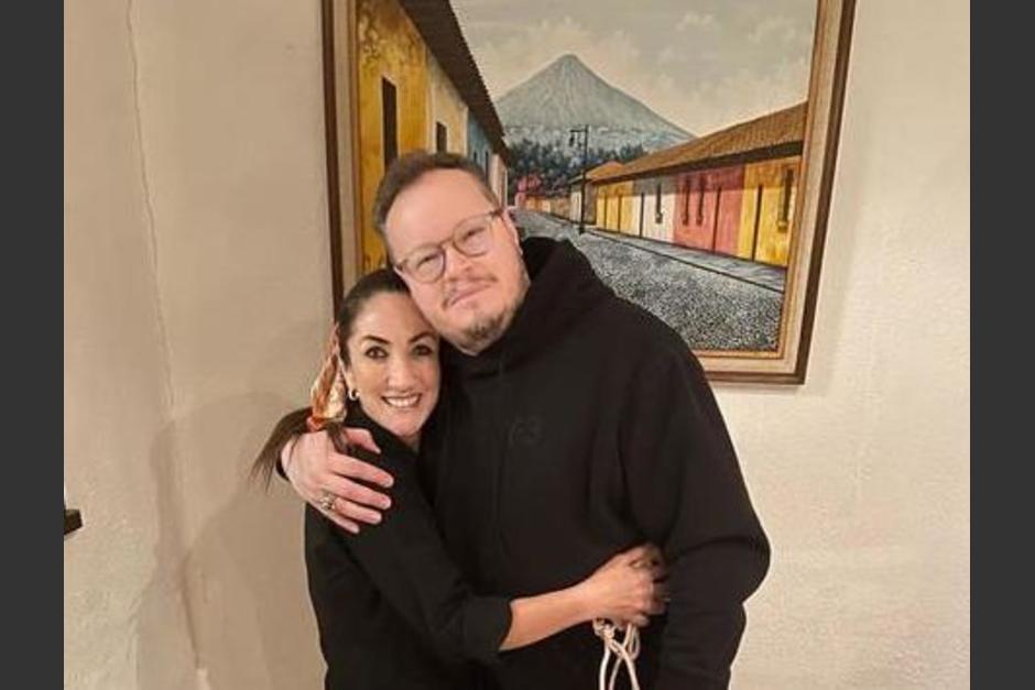 Mirciny Moliviatis publicó en sus redes la visita del cantautor mexicano. (Foto: Facebook/Mirciny Moliviatis)