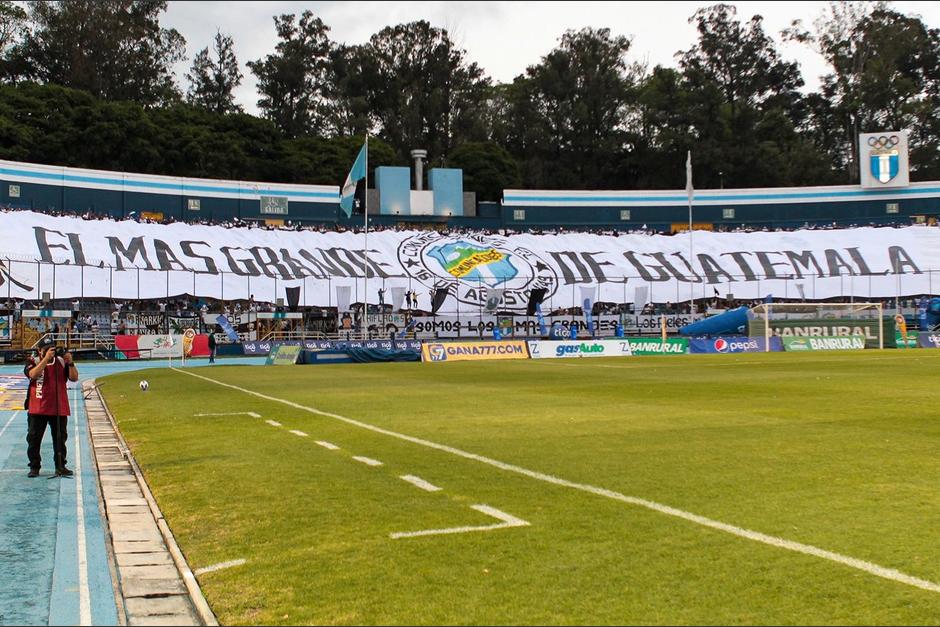 El incidente se produjo minutos antes del inicio del partido entre Comunicaciones y Municipal. (Foto: Comunicaciones FC)