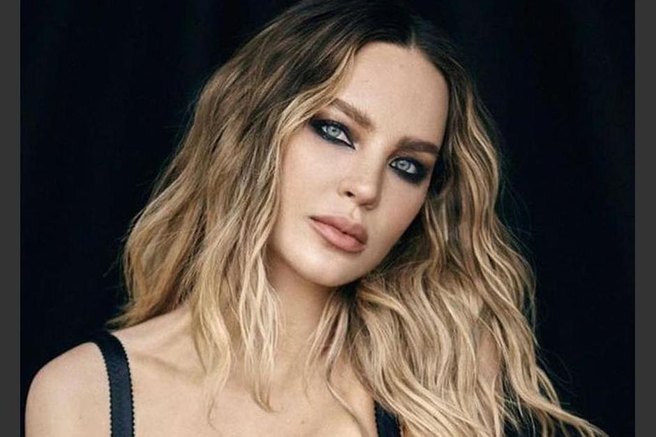 Belinda se robó las miradas al aparecer con un ajustado body color negro. (Foto: Instagram)