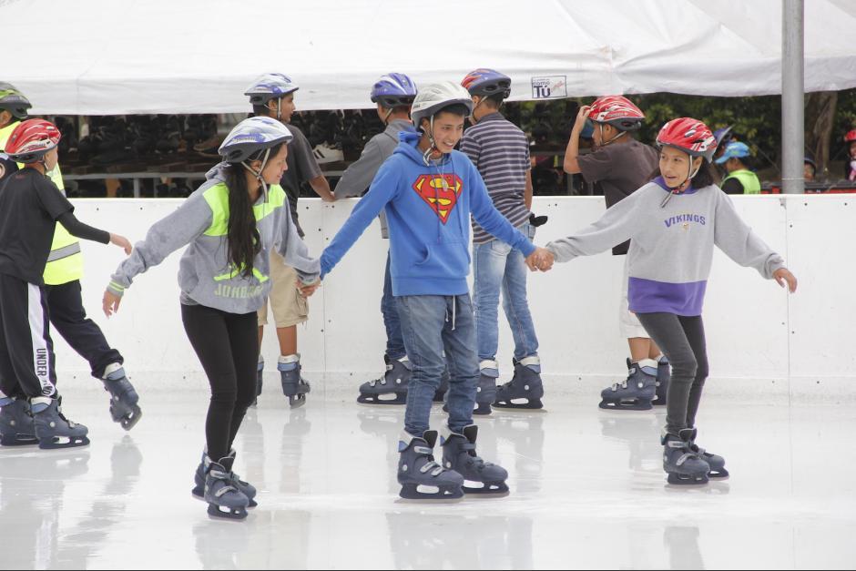La pista de hielo es uno de los principales atractivos del evento navideño. (Foto: Fredy Hernández/Soy502)
