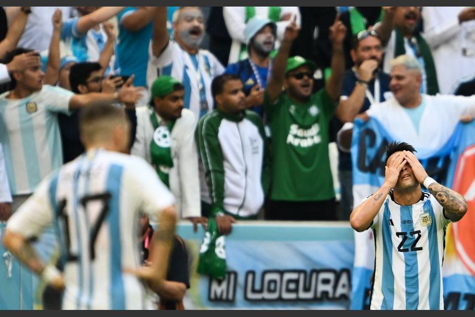 El VAR intervino varias veces en el primer tiempo del partido de Argentina contra Arabia Saudita. (Foto: AFP) 