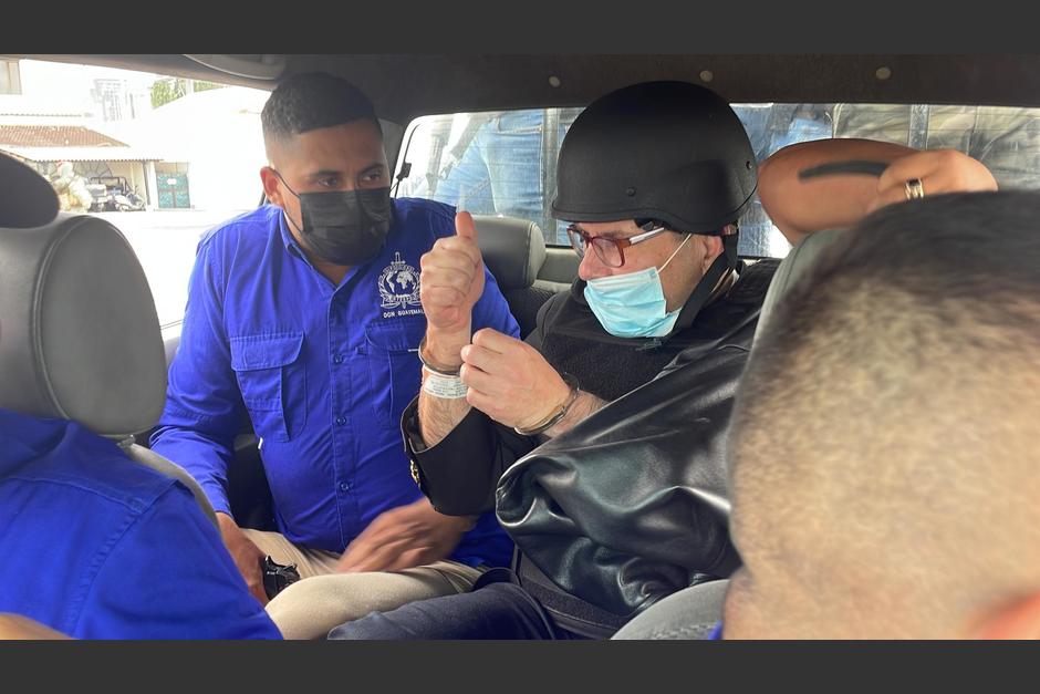 El excandidato a la presidencia de Guatemala arribó al país en un vuelo de deportados. (Foto: cortesía/Soy502) 