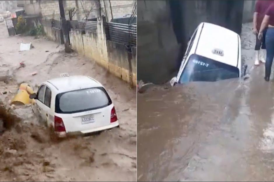 Taxi es arrastrado por una correntada en San Pedro Ayampuc. (Foto: Cortesía)