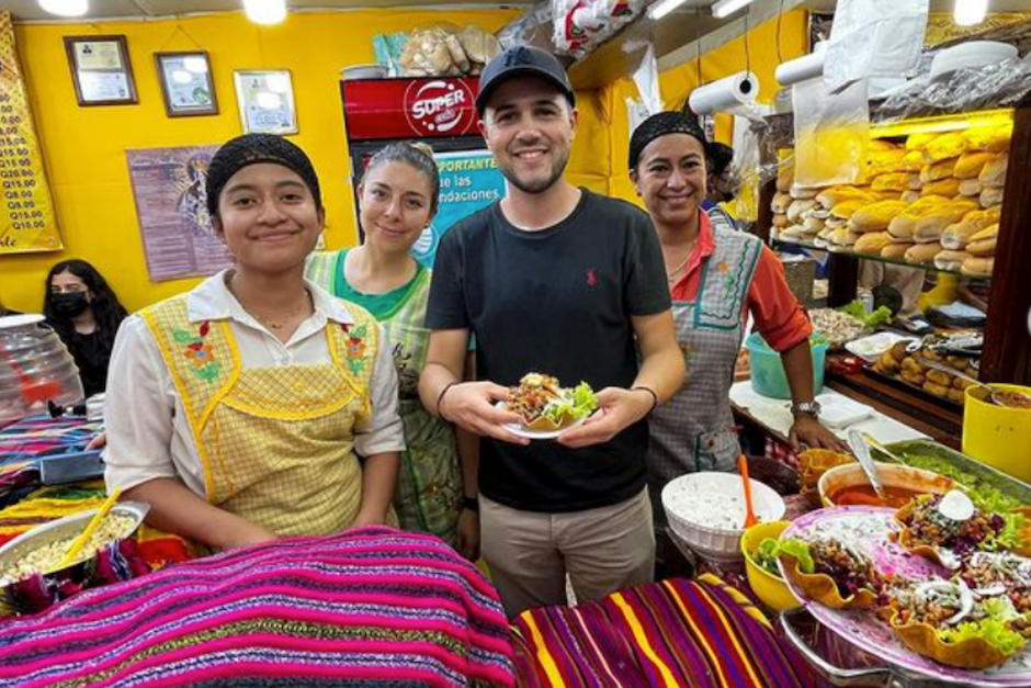 Paulino G. visitó la famosa feria y se deleitó con sus sabores. (Foto: Paulino G)